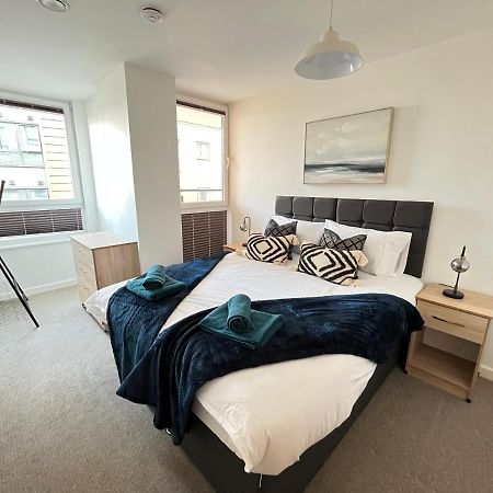 2 Bedroom, 2 Bathroom Modern Apartment Close To Ocean Village, Free Parking, Single Or Double Beds Southampton Exteriör bild