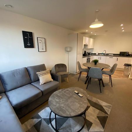 2 Bedroom, 2 Bathroom Modern Apartment Close To Ocean Village, Free Parking, Single Or Double Beds Southampton Exteriör bild