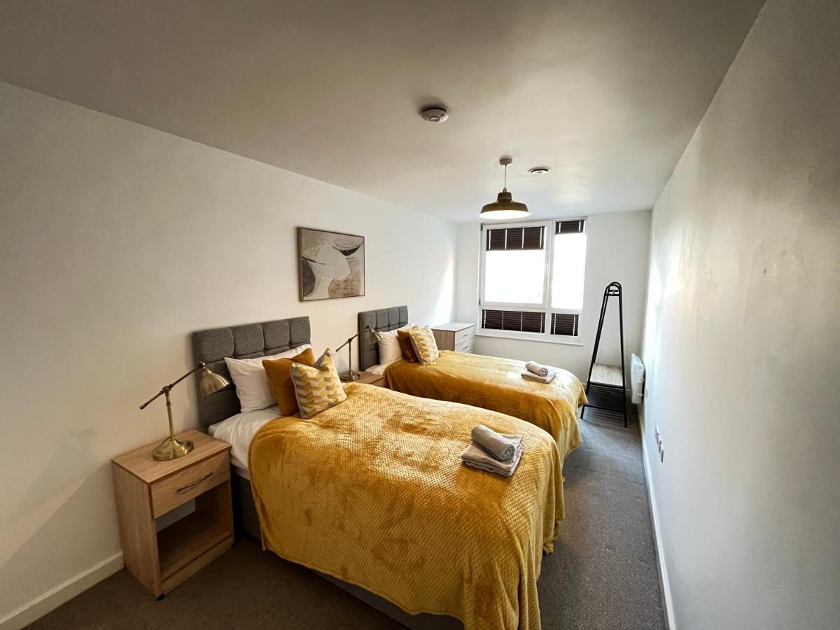2 Bedroom, 2 Bathroom Modern Apartment Close To Ocean Village, Free Parking, Single Or Double Beds Southampton Exteriör bild