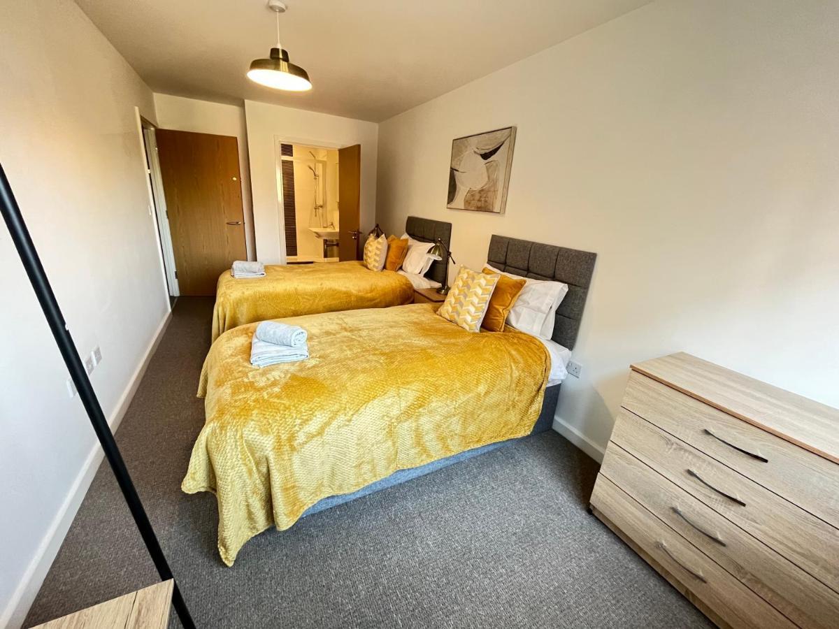 2 Bedroom, 2 Bathroom Modern Apartment Close To Ocean Village, Free Parking, Single Or Double Beds Southampton Exteriör bild